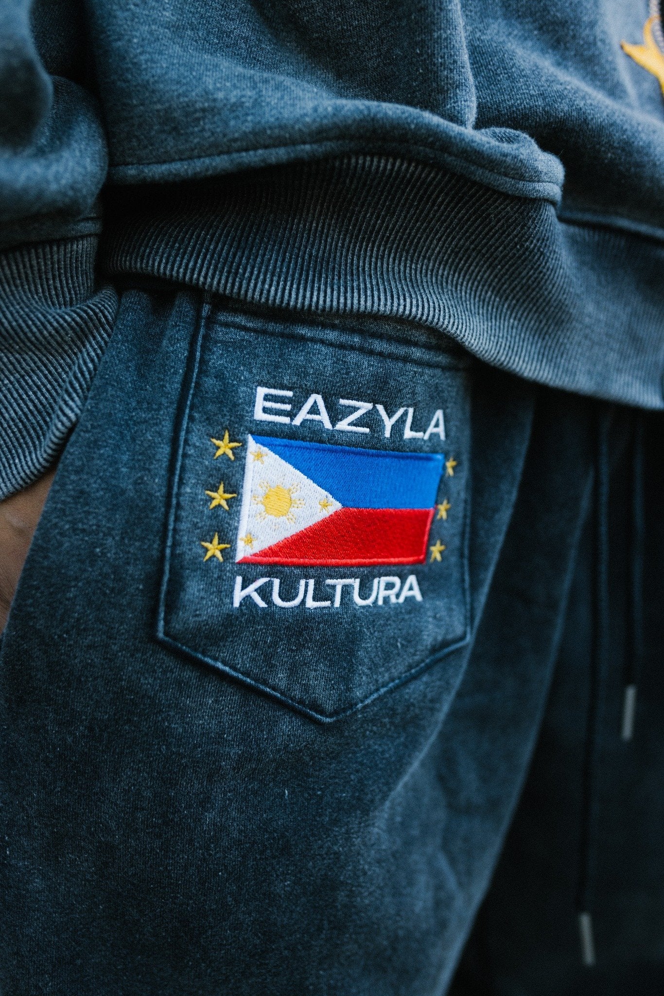 BLACK ACID WASH KULTURA SWEATS