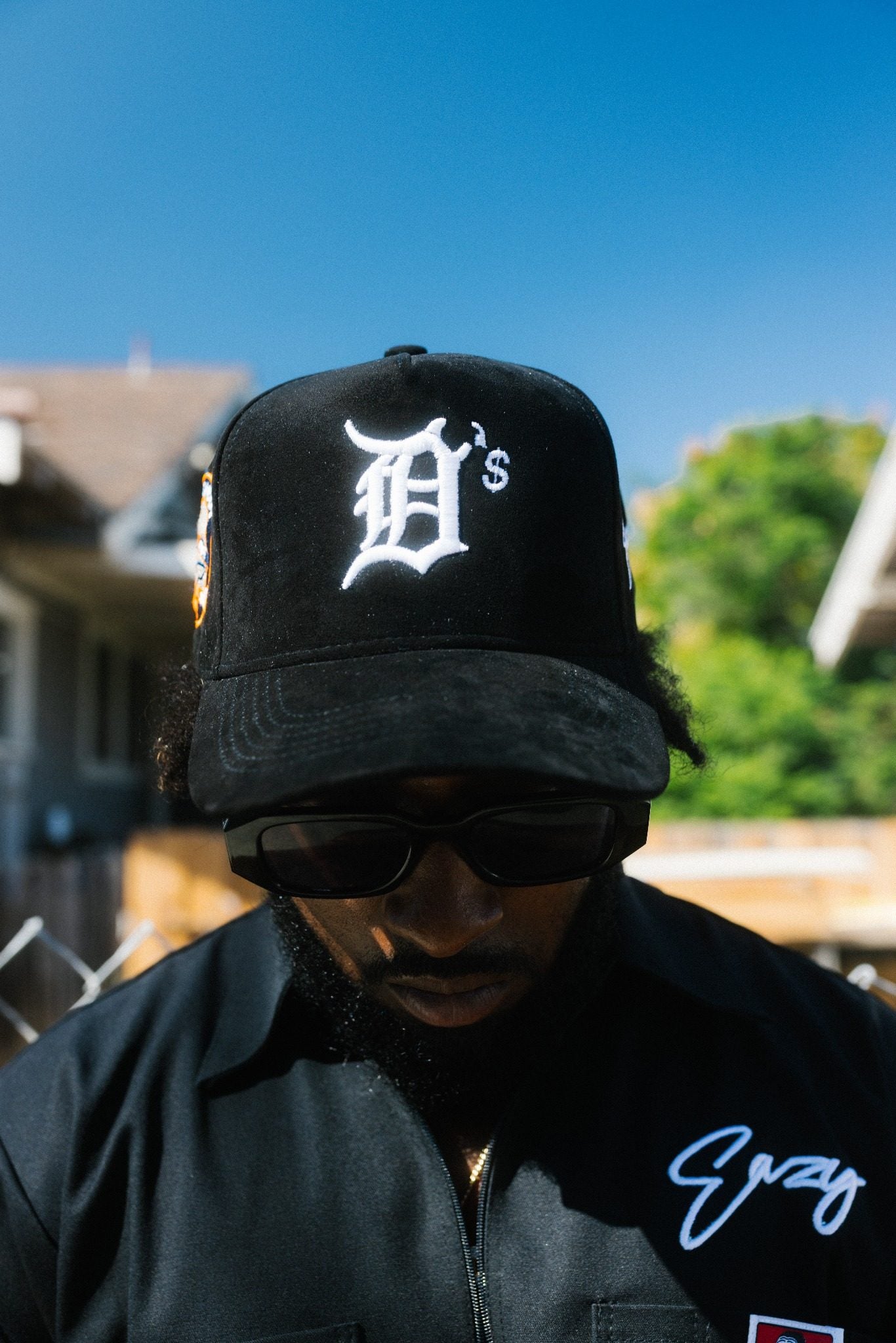BLACK DOUGH BOY SNAP (SUEDE)