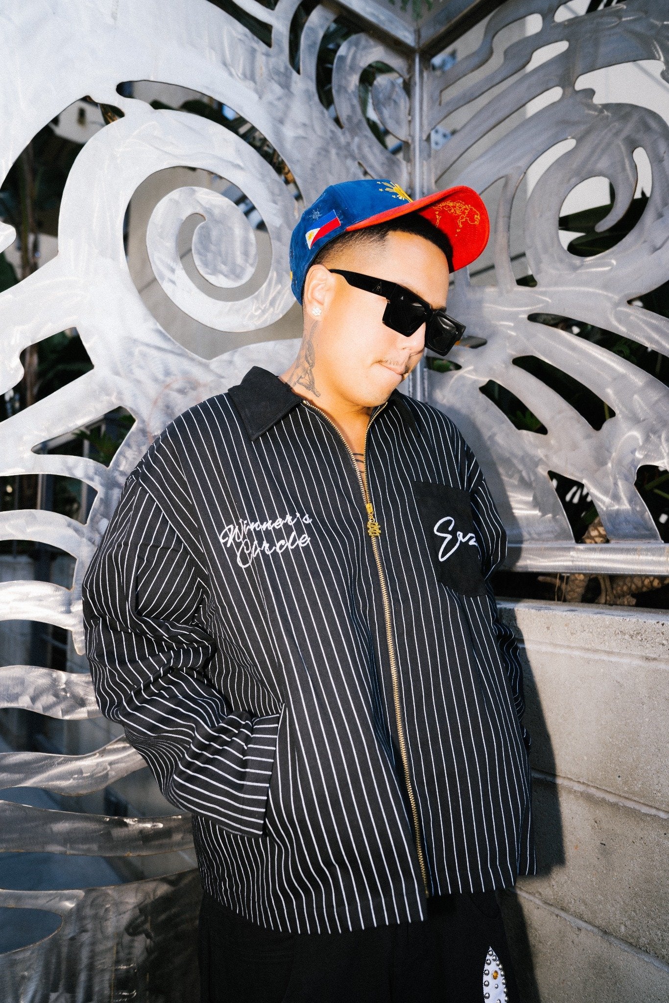 BLACK/WHITE PINSTRIPE PLAY 2 WIN WORK JACKET