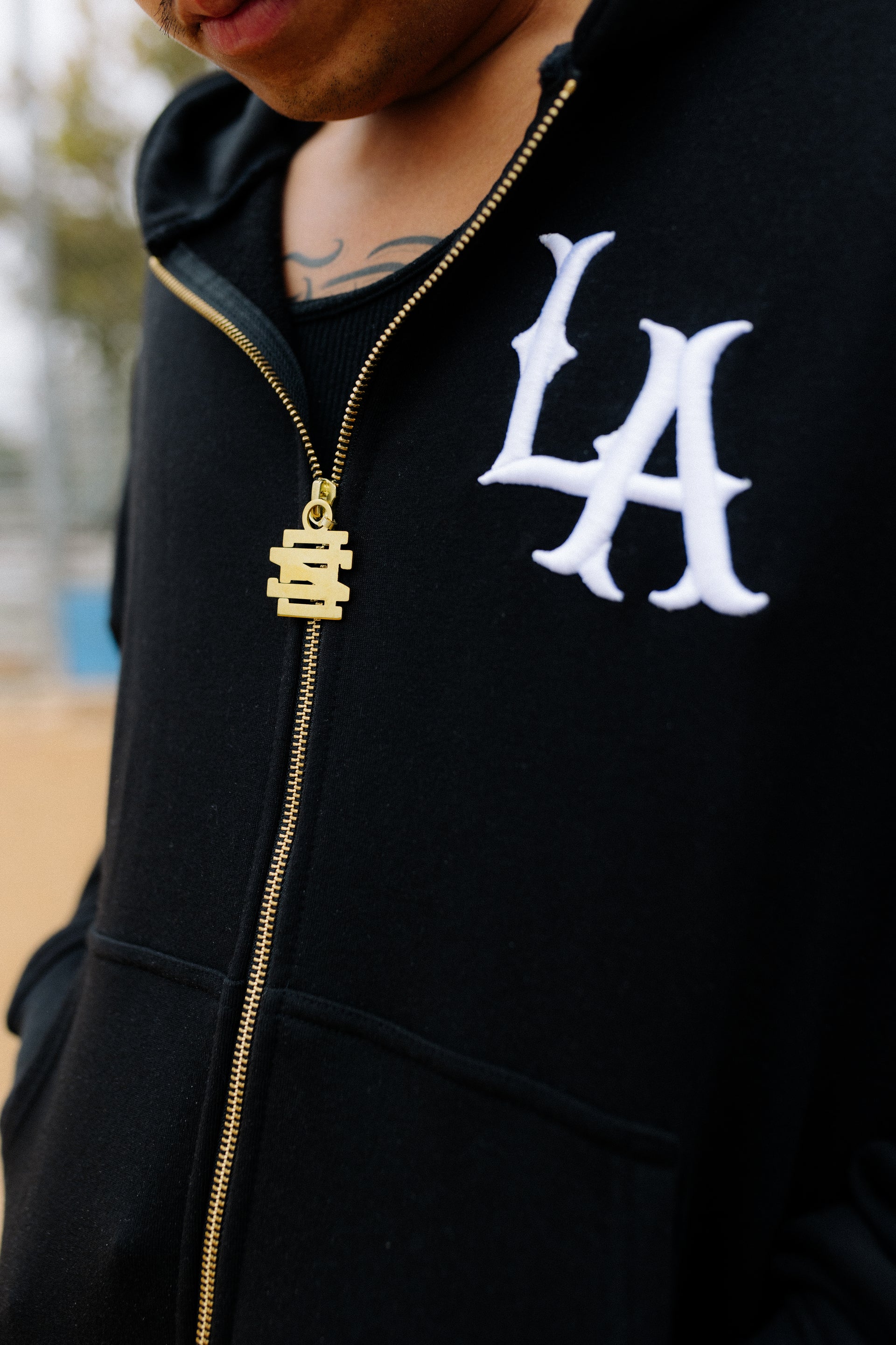 (BLACK) 2 LIVE & DIE IN LA CUT & SEW ZIP-UP HOODIE