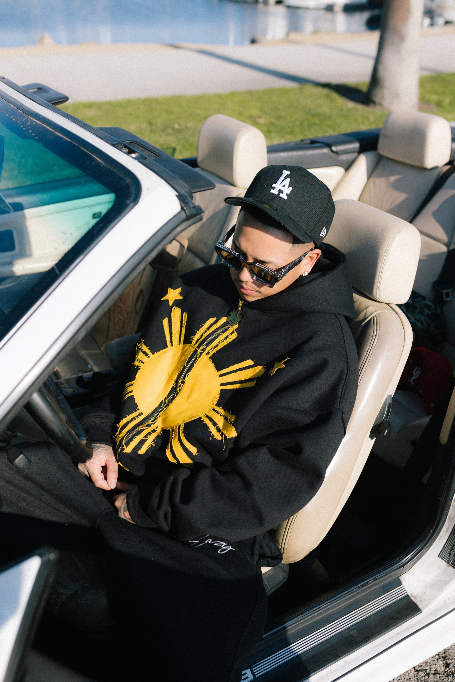 (PRE-ORDER BLACK) FILIPINO SUN DISTRESSED EMBROIDERY HOODIE