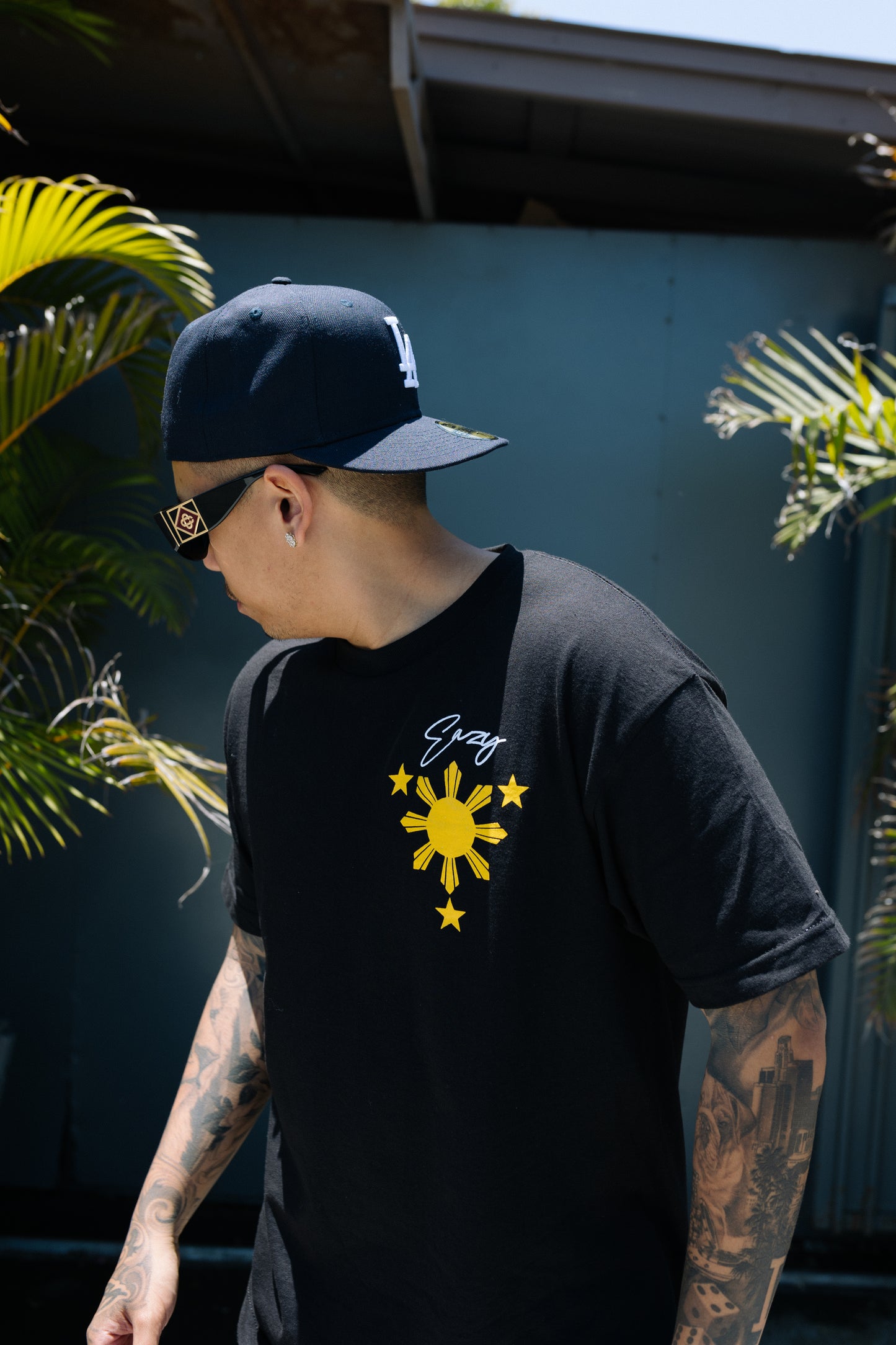 (BLACK) FILIPINO SUN & STAR TEE