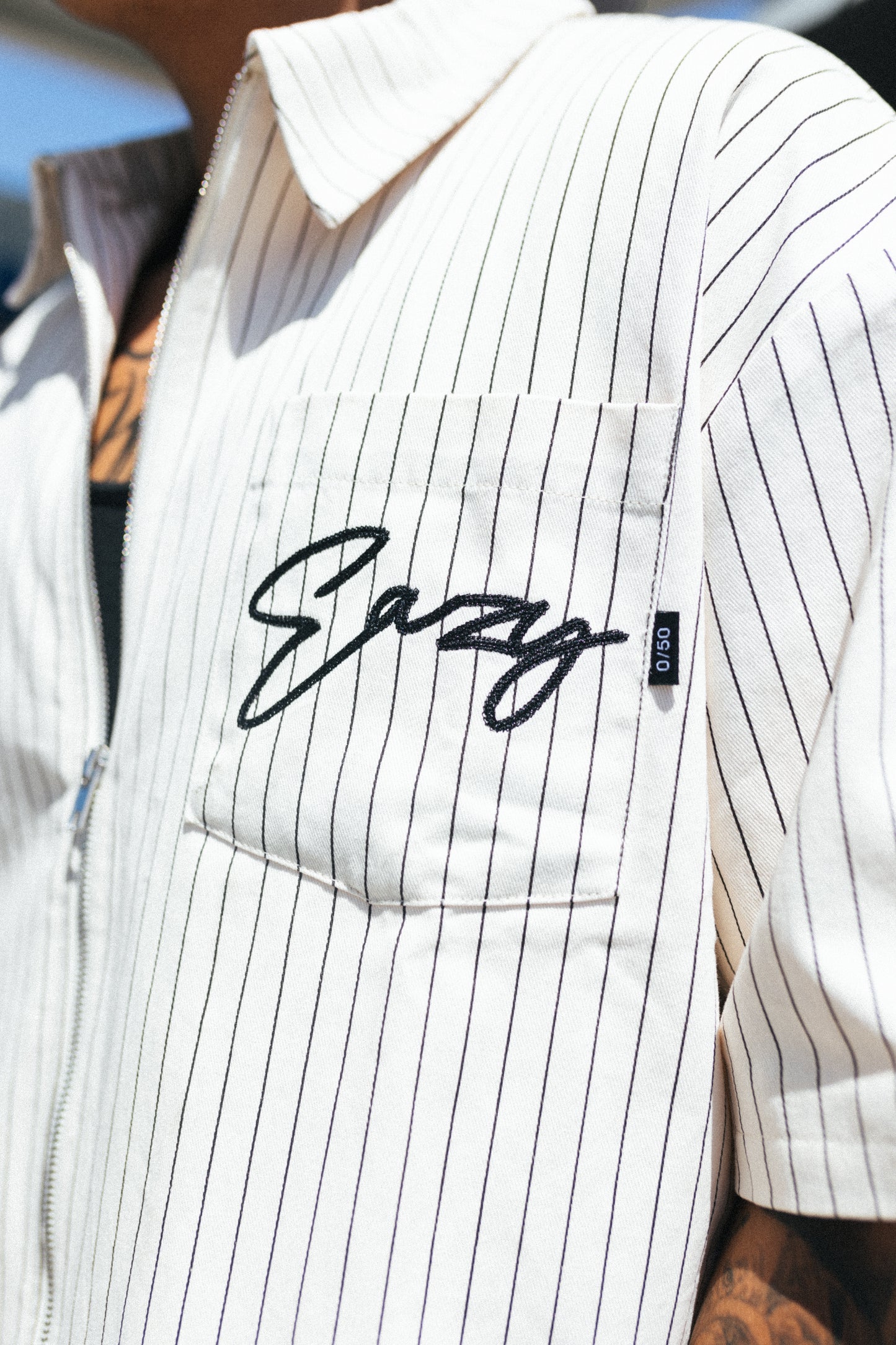 (CREAM/BLACK) PINSTRIPE PLAY 2 WIN CUT & SEW