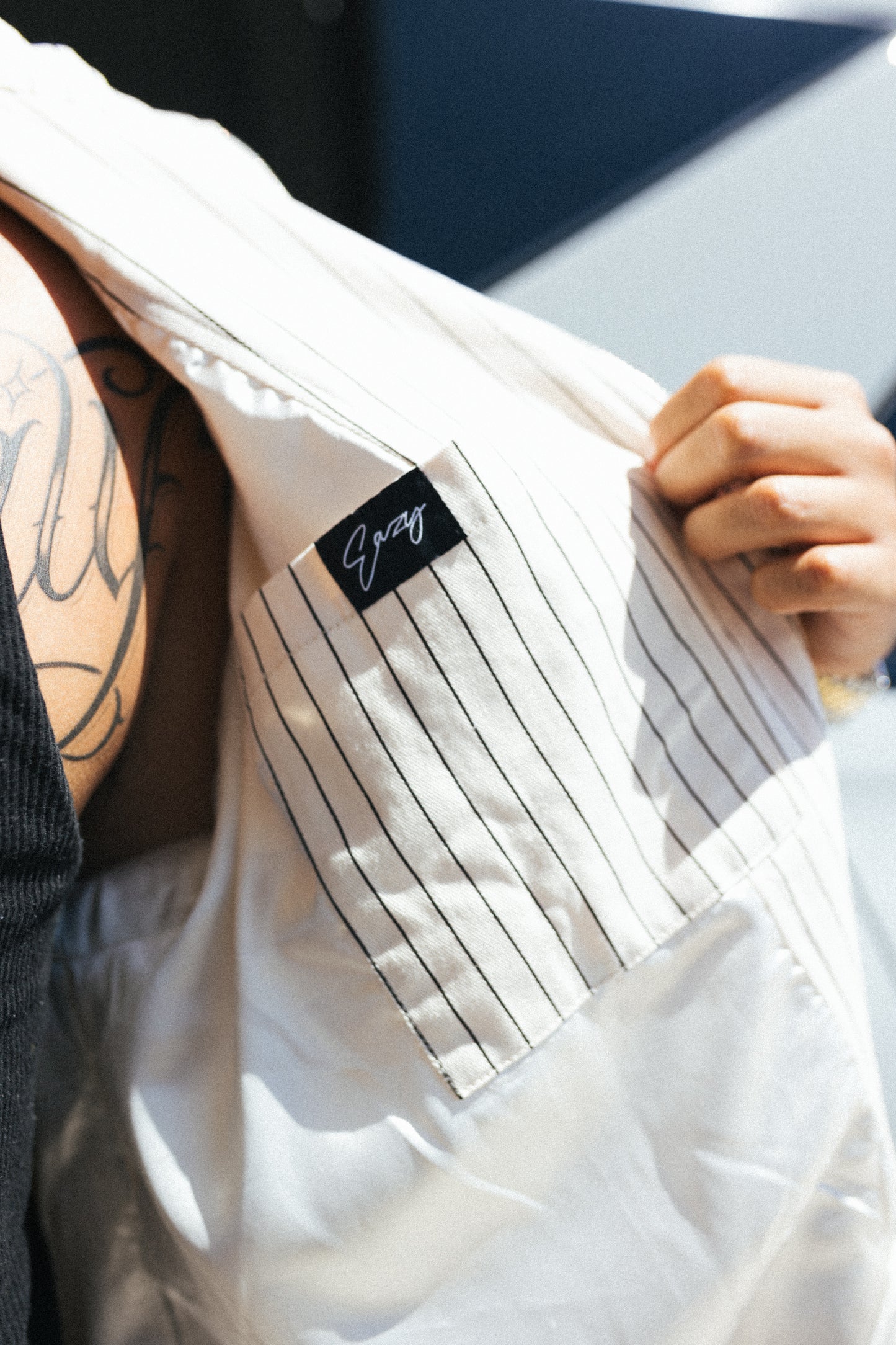 (CREAM/BLACK) PINSTRIPE PLAY 2 WIN CUT & SEW