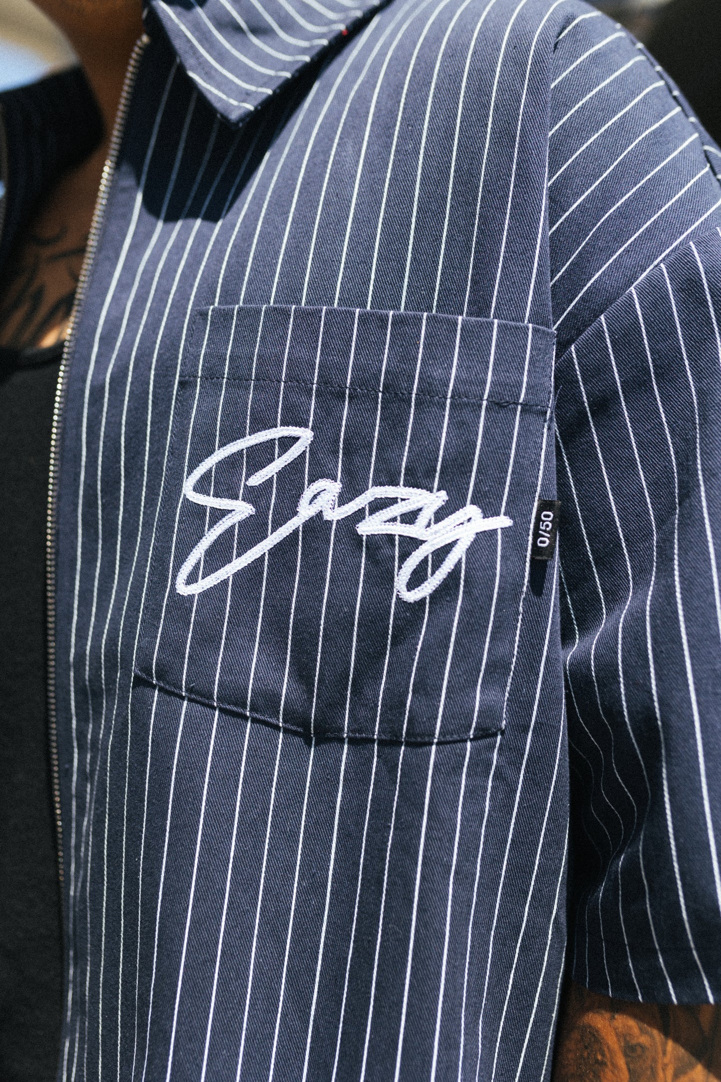 (NAVY/WHITE) PINSTRIPE PLAY 2 WIN CUT & SEW