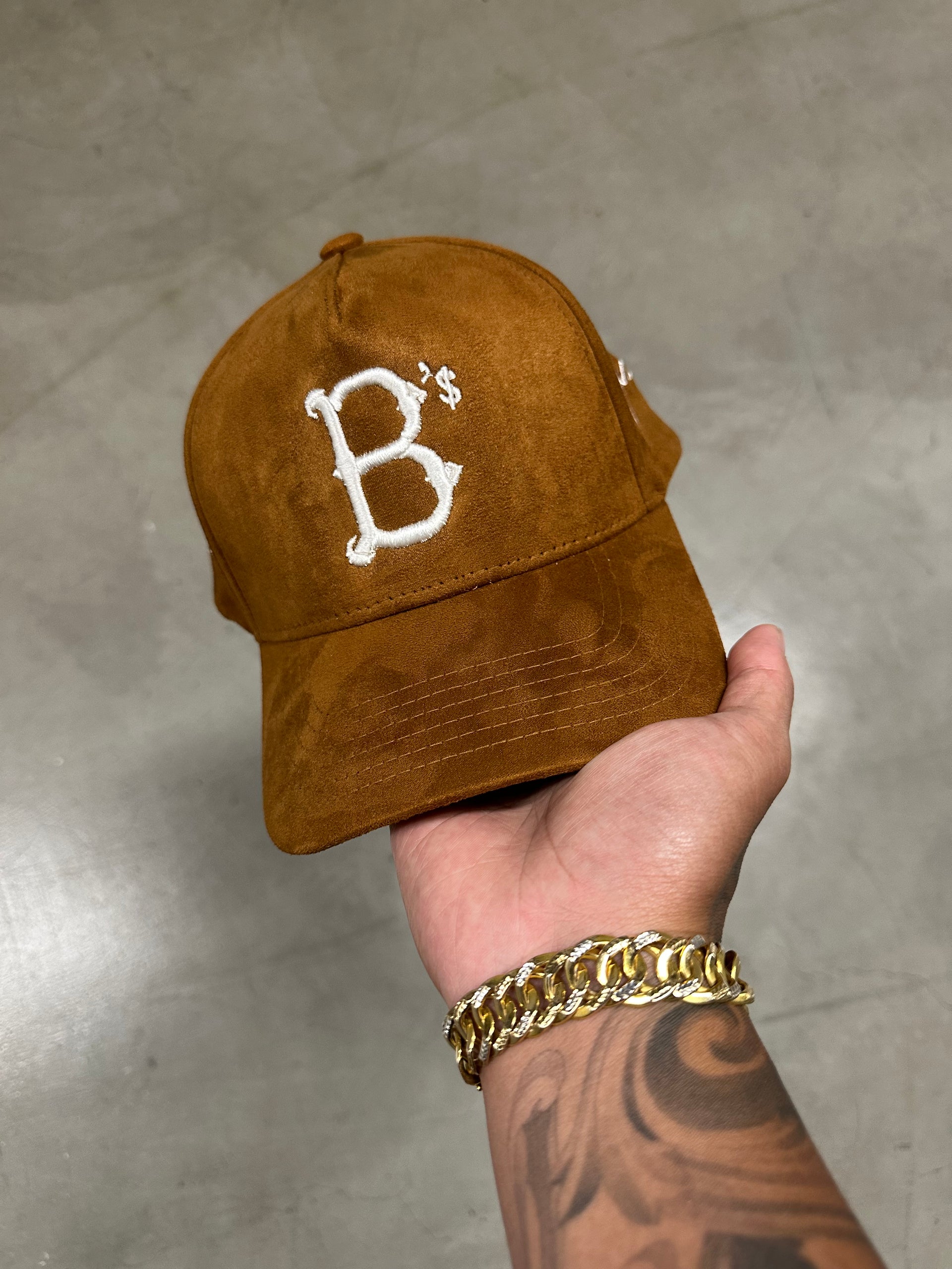 BROWN BIG DOG "B" SNAP (SUEDE)