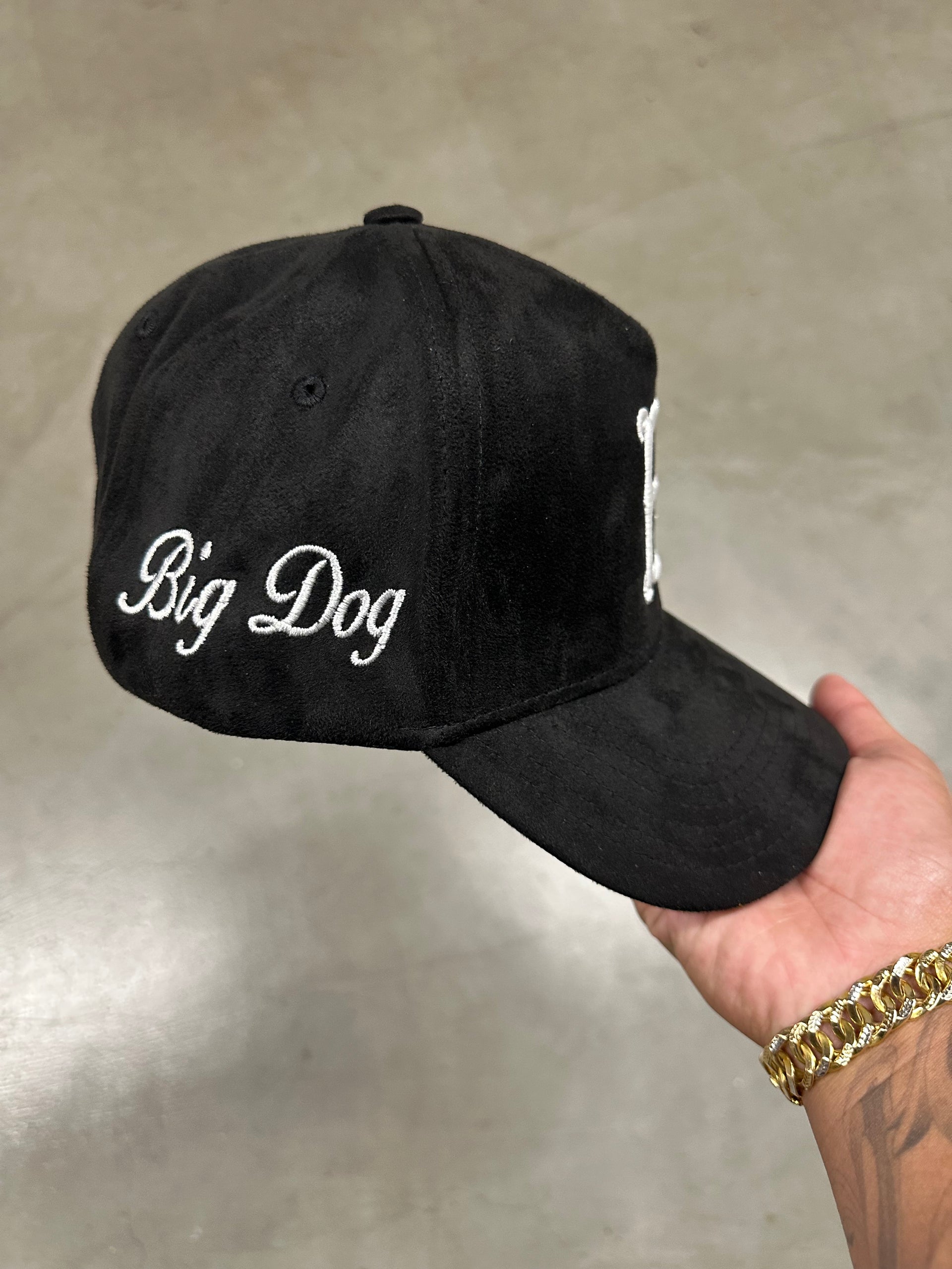 BLACK BIG DOG "B" SNAP (SUEDE)