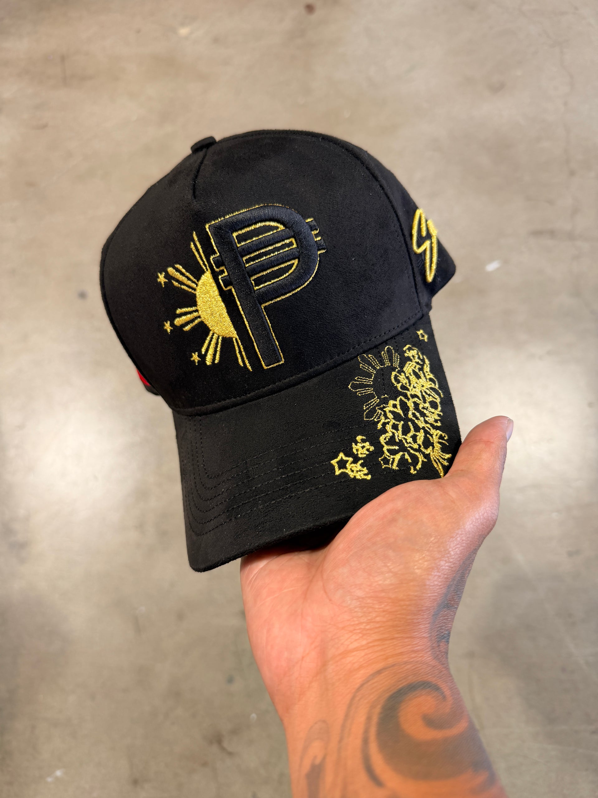 BLACK / SHINY GOLD SUEDE PESO HAT