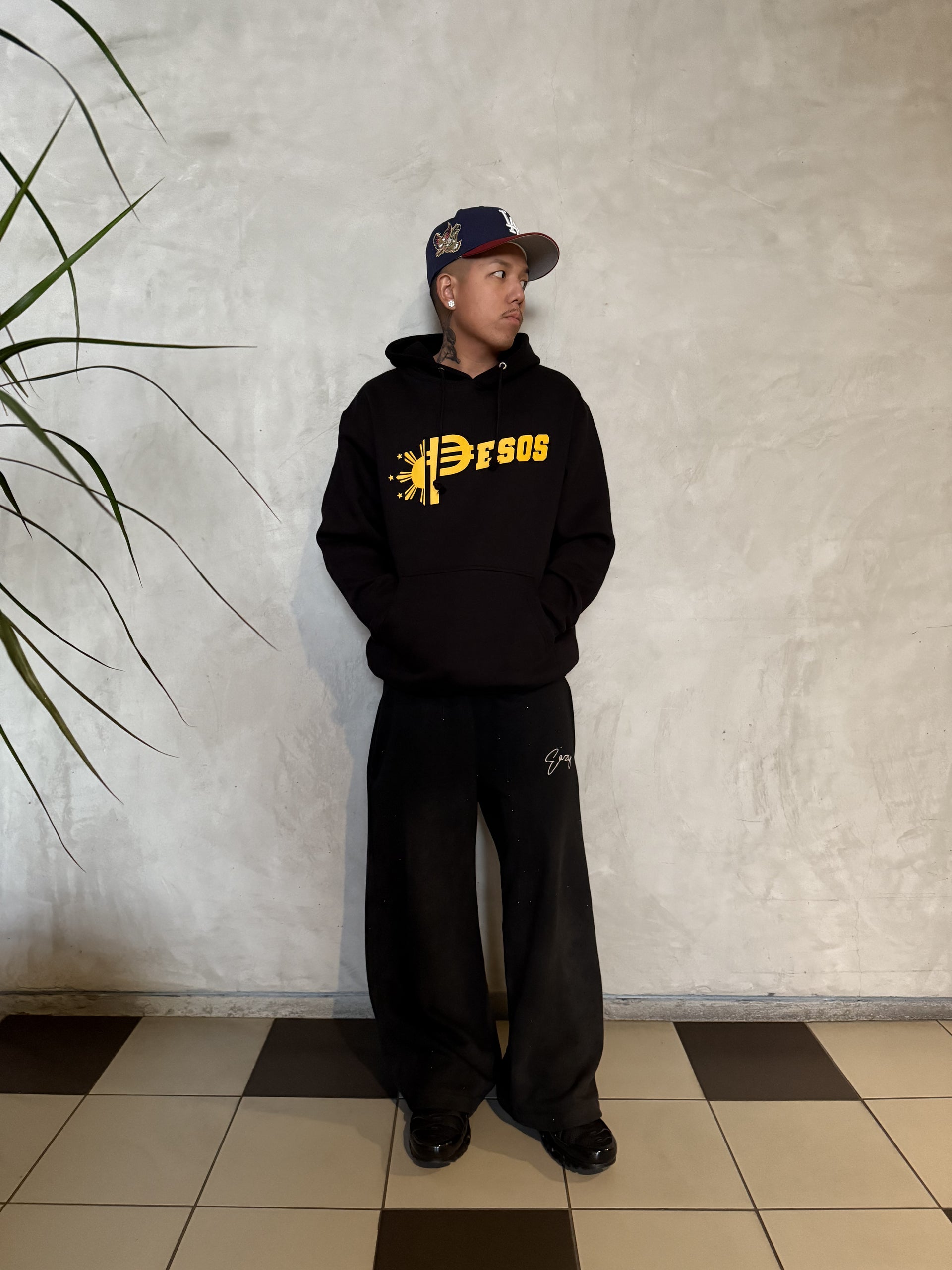 (BLACK) FILIPINO PESOS HOODIE