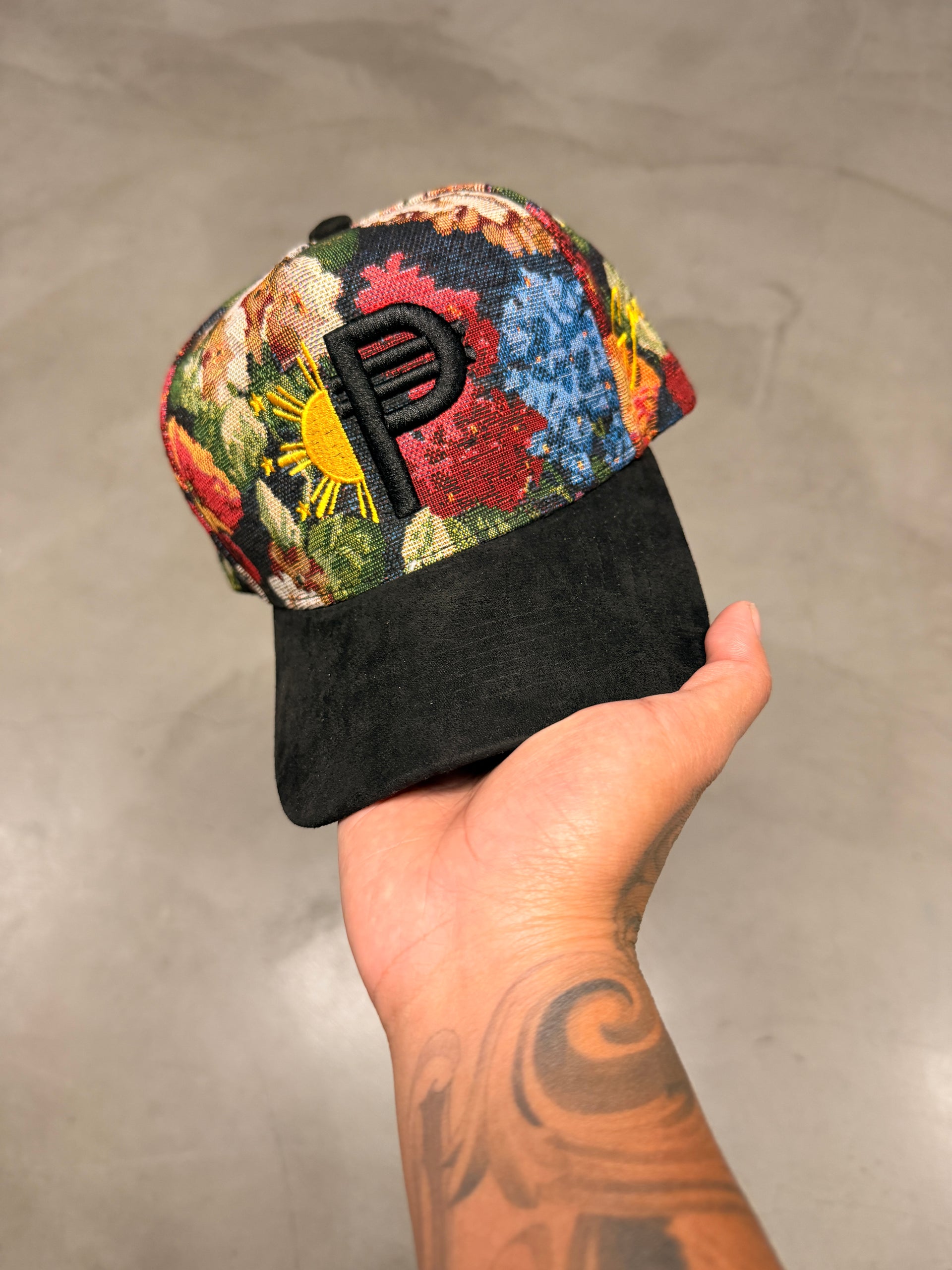 LOLA FLOWER FILIPINO PESO SNAP BLACK P