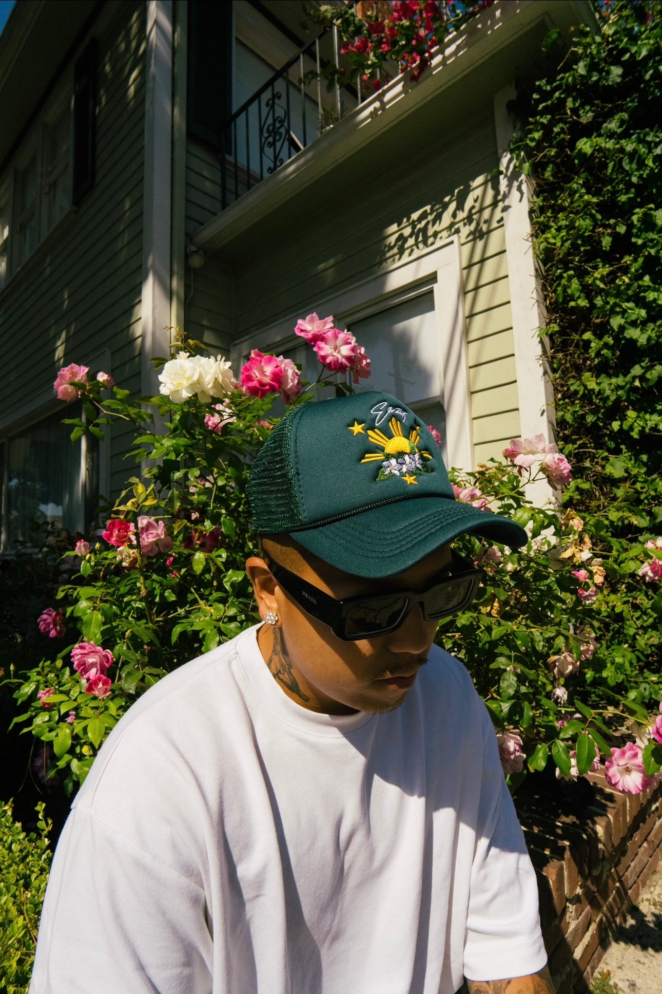 (FOREST GREEN) FILIPINO SUN & SAMPAGUITA FLOWER TRUCKER